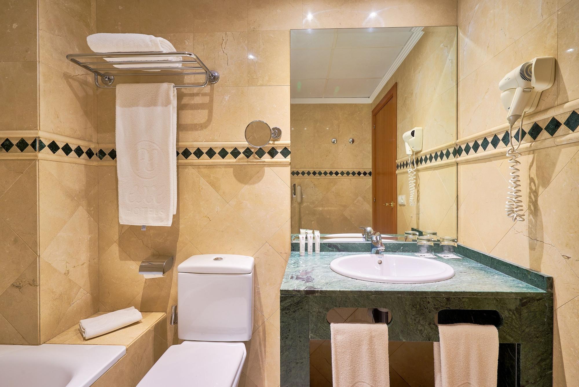 Exe Ciudad De Cordoba Hotel Ngoại thất bức ảnh