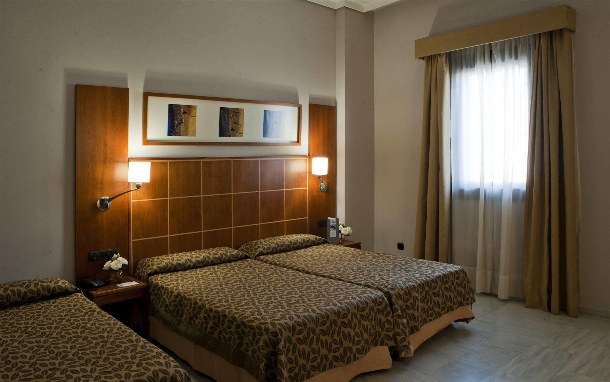 Exe Ciudad De Cordoba Hotel Phòng bức ảnh
